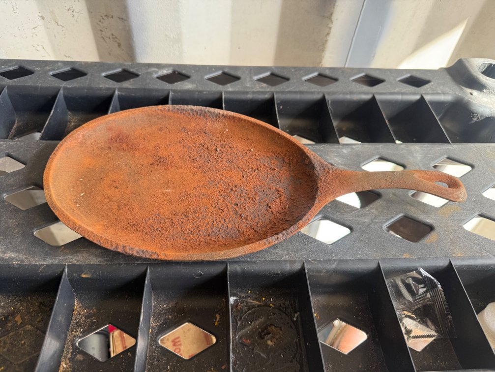 Cast Iron Oval Griddle Pan with Handle