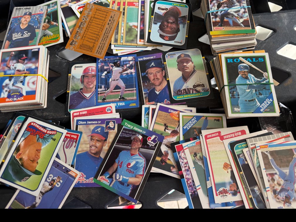 Major League Baseball Trading Cards