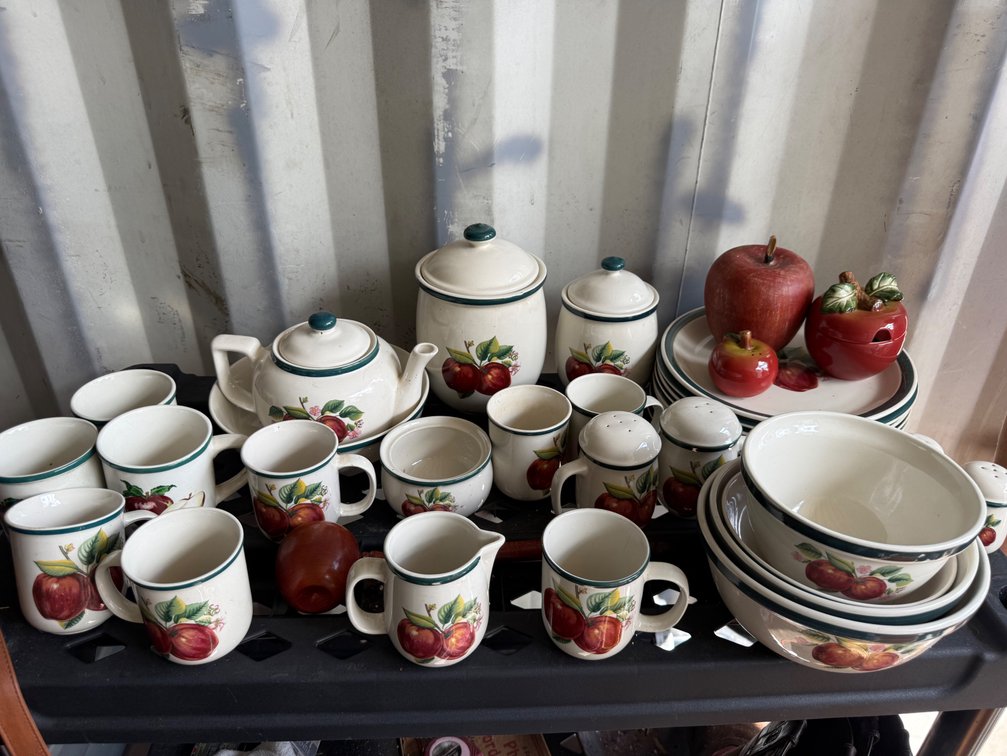 Apple Motif Ceramic Dinnerware and Tableware Set