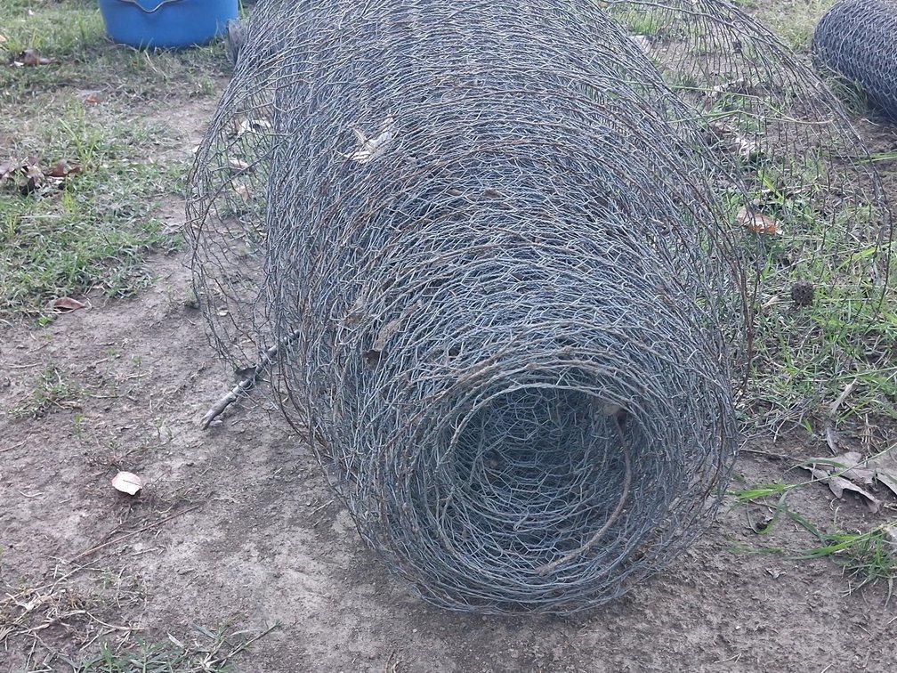 Chicken wire roll