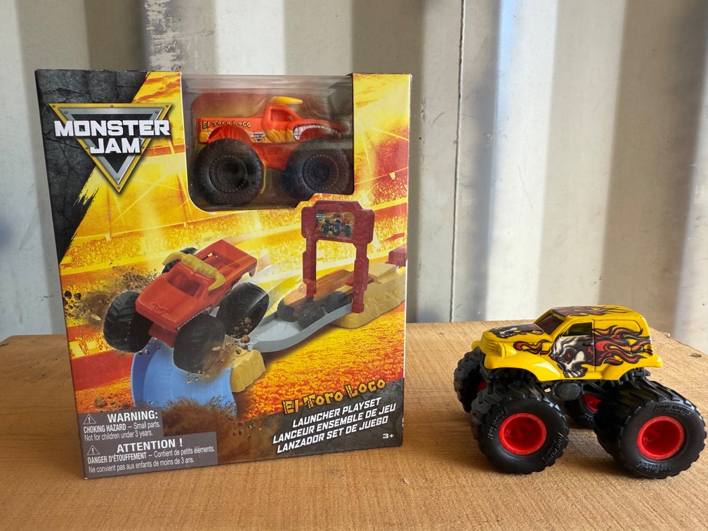 Monster Jam El Toro Loco Playset and Toy Monster Truck