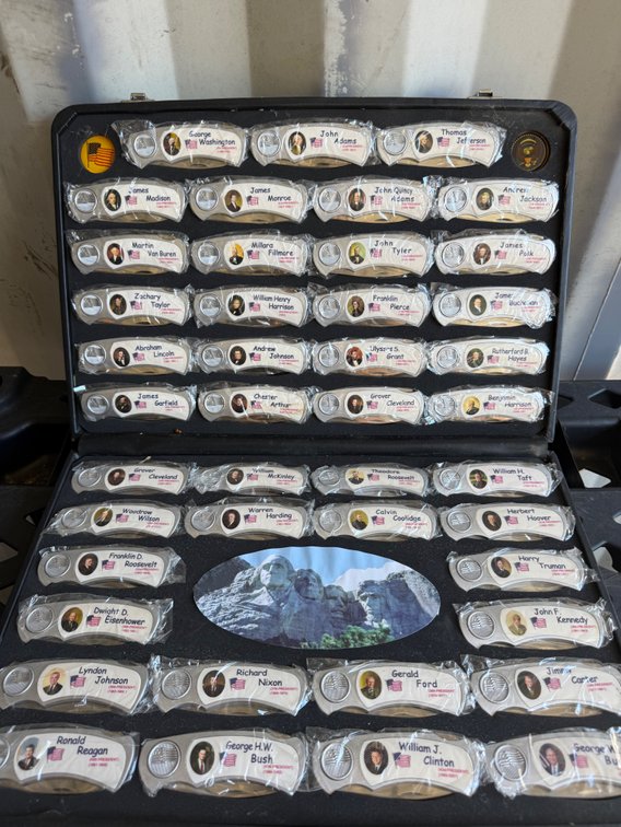 Set of 43 U.S. Presidents Commemorative Pocket Knives in Case