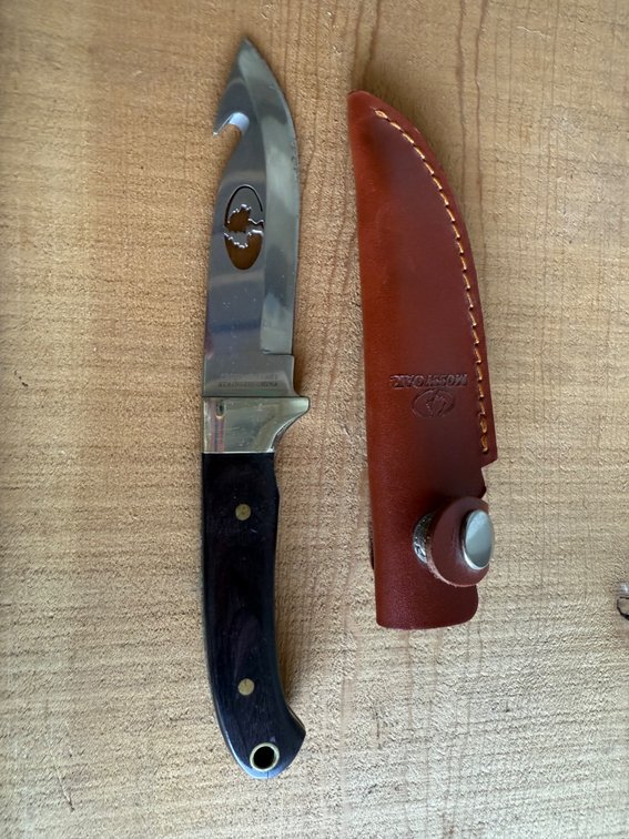 Mossy Oak Fixed-Blade Gut Hook Knife with Leather Sheath