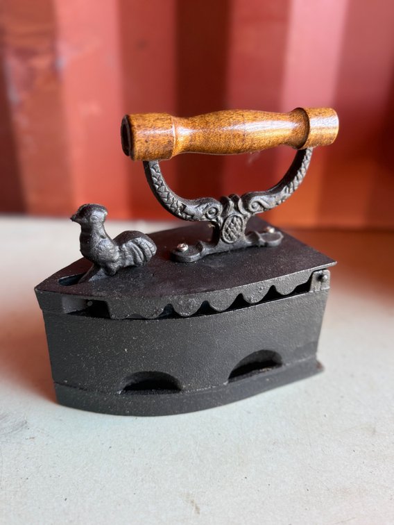 Cast Iron Charcoal Iron with Rooster Latch