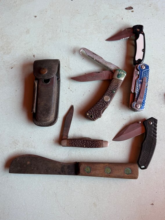 Pocket Knives, Fixed-Blade Knife, Multi-Tool, and Sheath