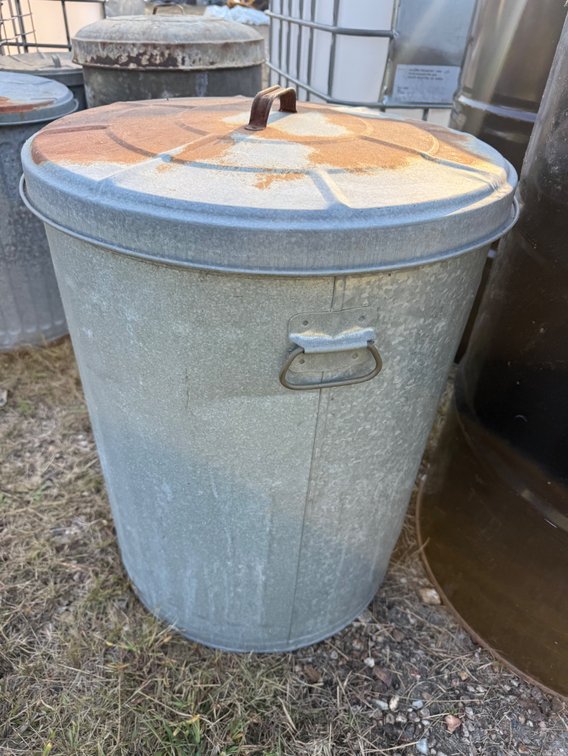 Galvanized Steel Trash Can with Lid