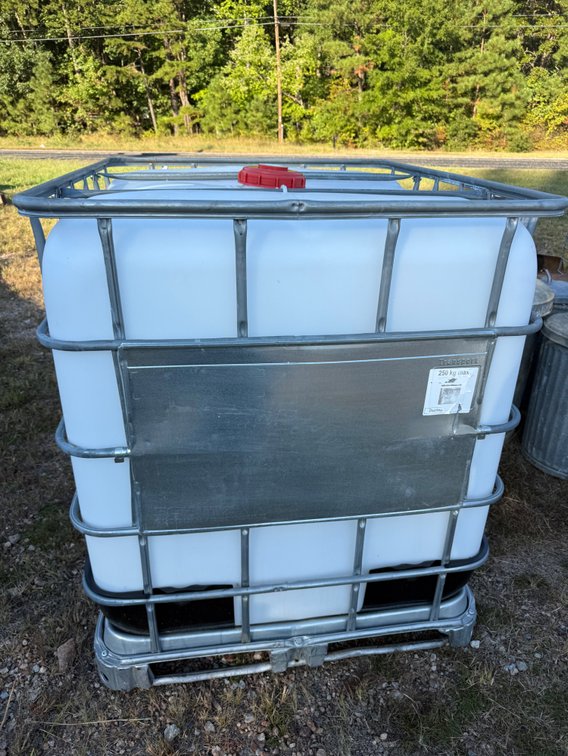 IBC Tote Tank in Galvanized Steel Cage