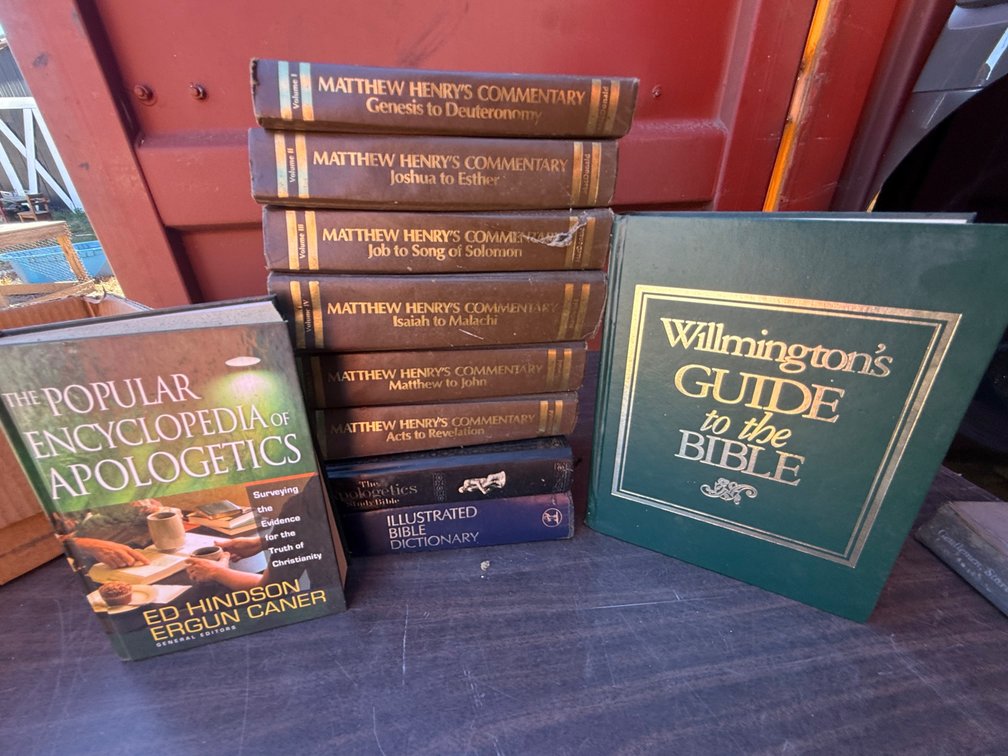 Matthew Henry's Commentary Set and Bible Reference Books