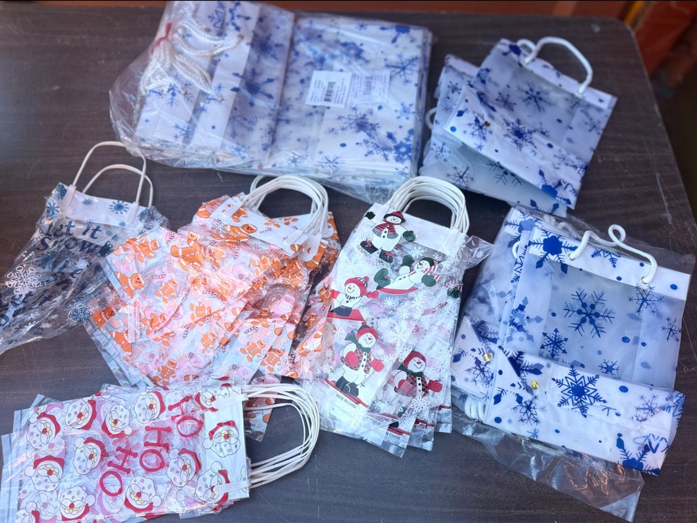 Holiday Plastic Gift Bags
