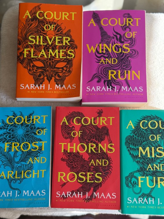 Bloomsbury Sarah J. Maas A Court of Thorns and Roses Book Set