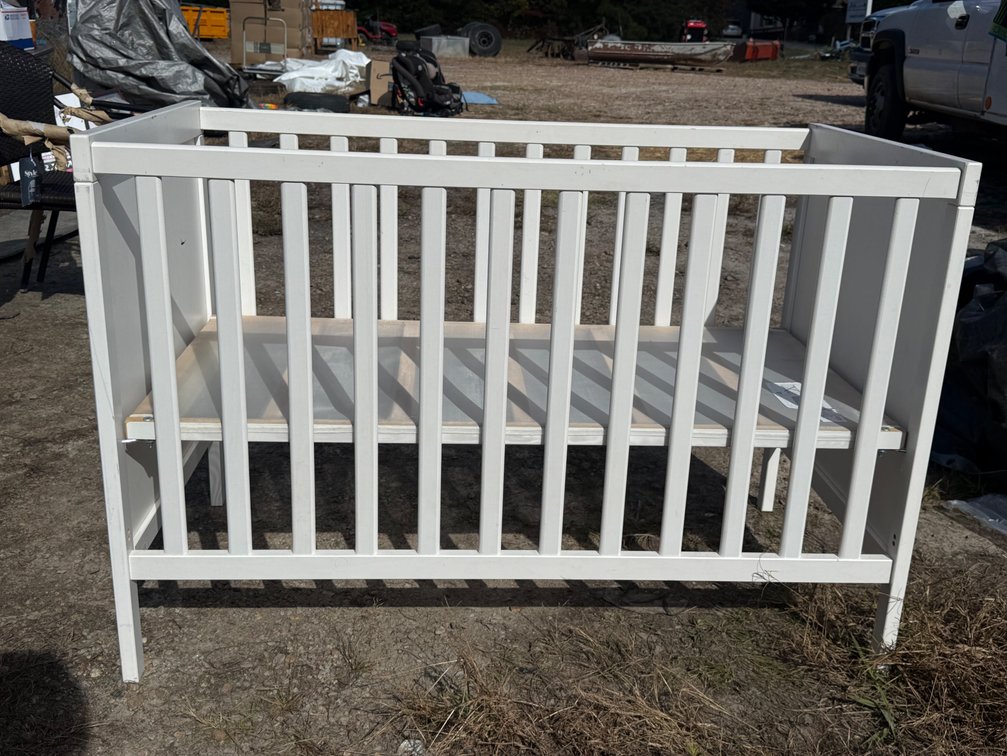 Wood Baby Crib with Slatted Sides