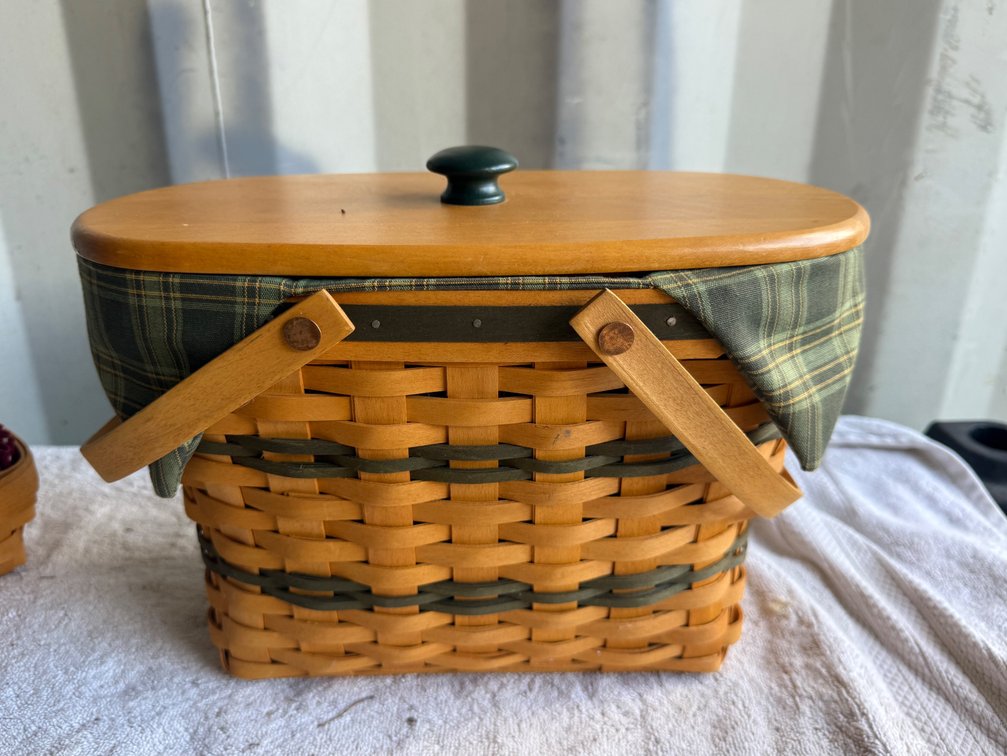 Longaberger 1997 Handwoven Basket with Lid and Liner