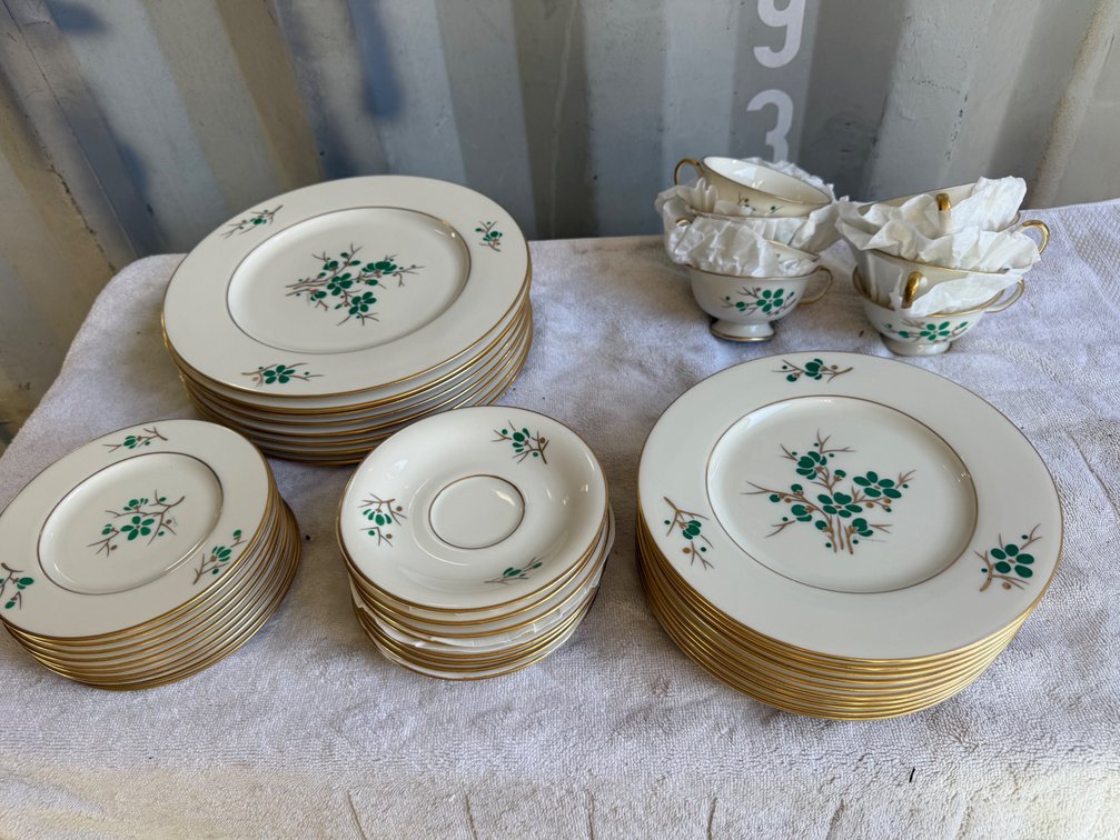 Castleton Studios Jade Porcelain Dinnerware Service