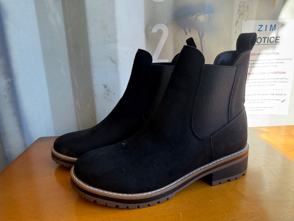 Chelsea Boots, Size 8.5M