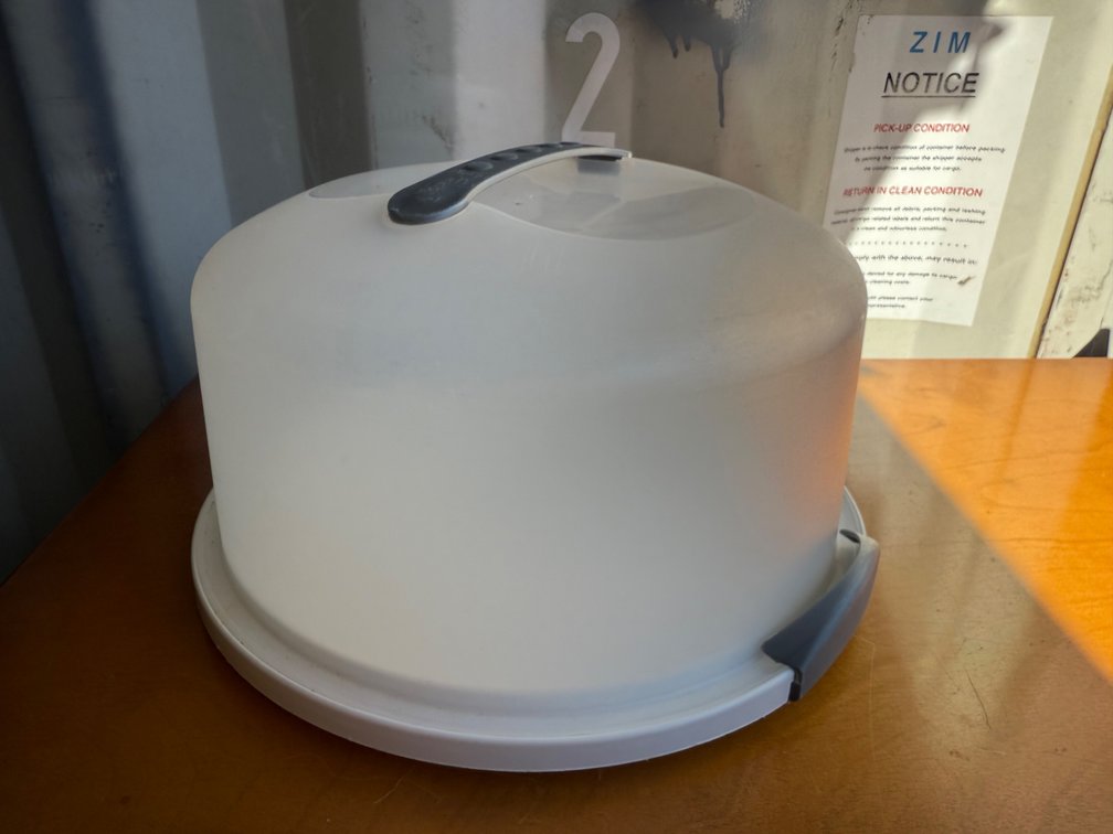 Cake Carrier with Locking Base