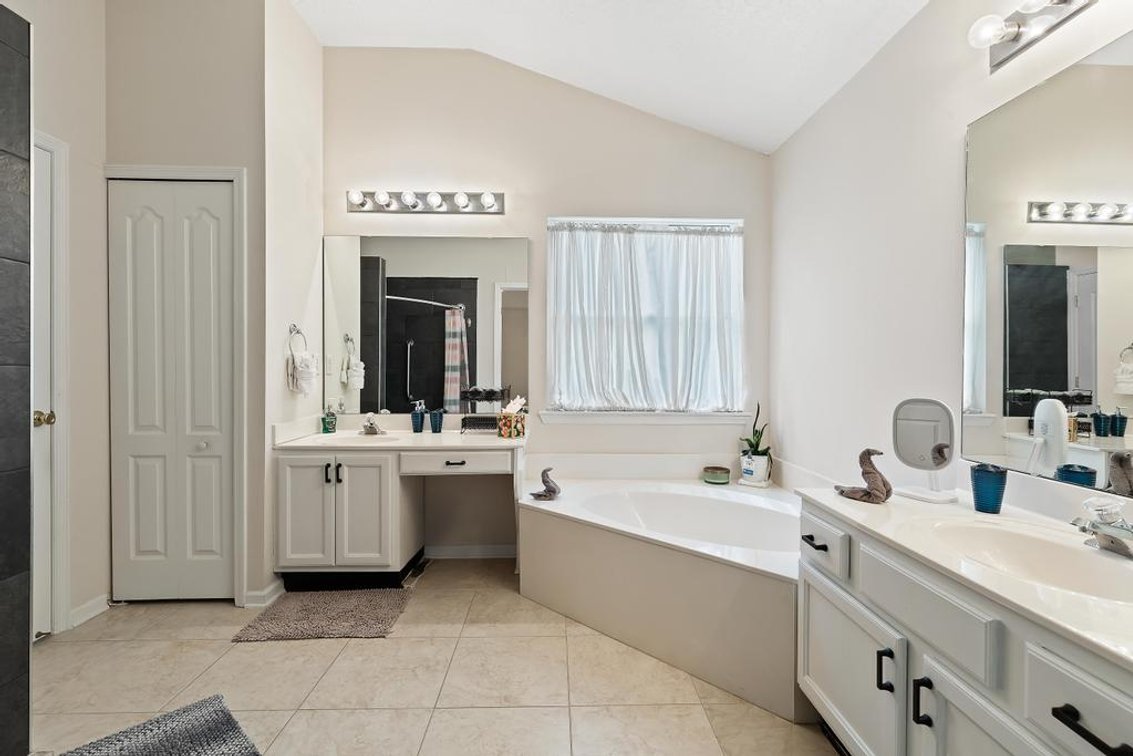 Image for Stunning Home in Prime Mandarin Location! 