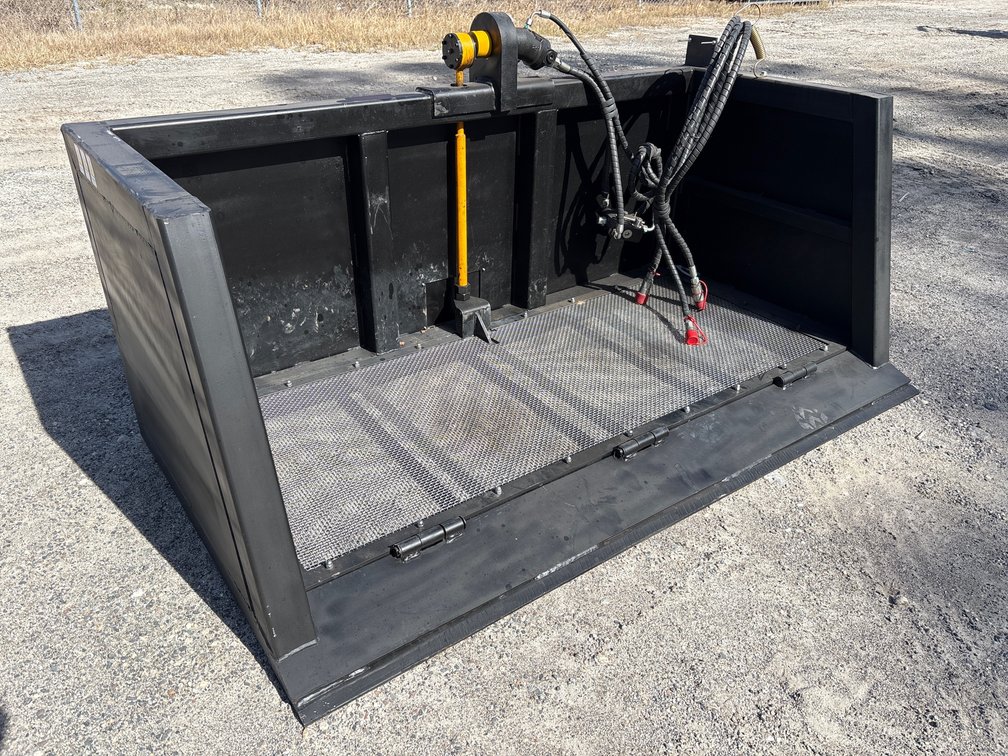 Unused LandHonor 72in Skid Steer Screening Bucket
