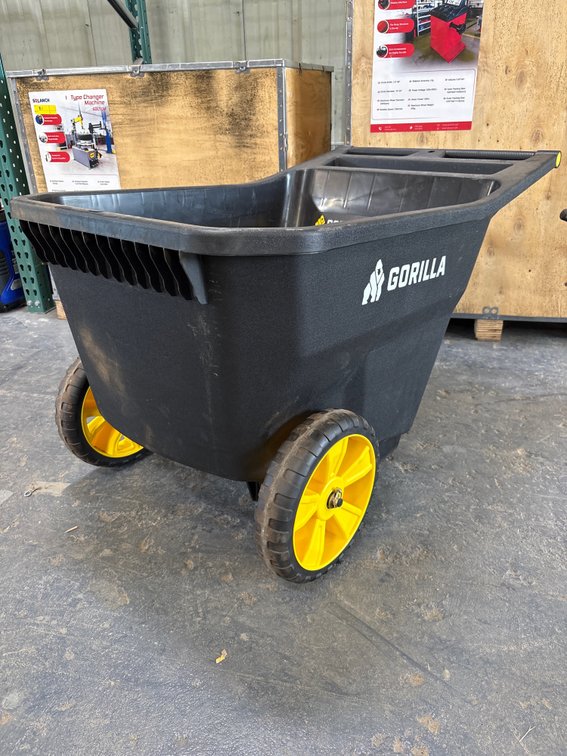 Gorilla 8 Cubic Ft Big Easy Yard Cart
