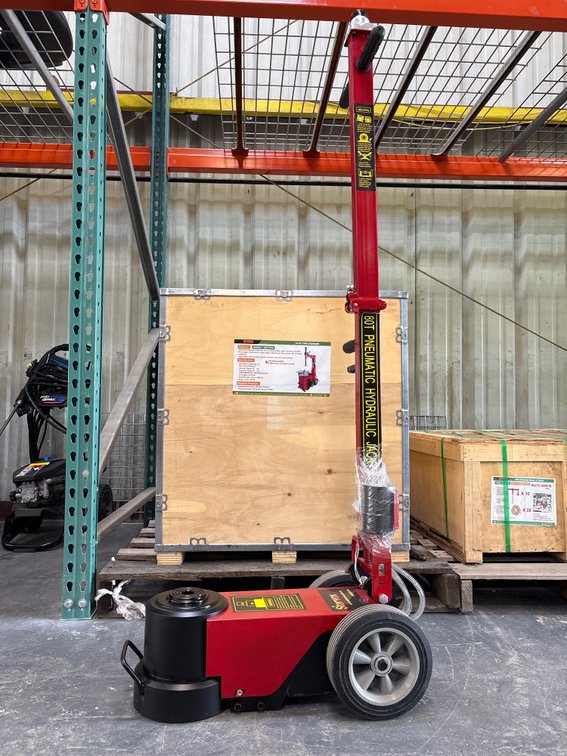 Unused Starvox 40/80 Ton Pneumatic Jack