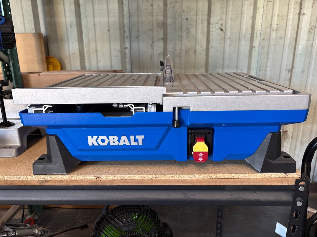 Kobalt 7in Table Top Tile Saw