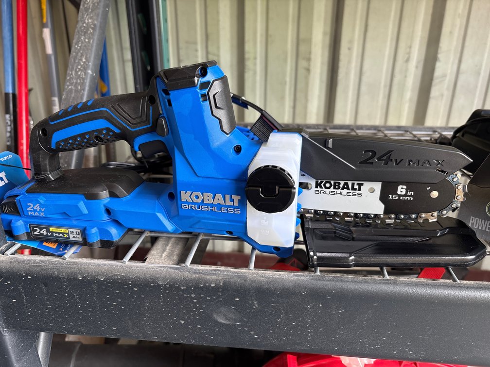 Kobalt 24V Max Pruning Saw, 6in Bar, Includes Battery and Charger