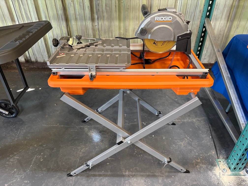 Ridgid 7in Wet Tile Saw w/ Stand