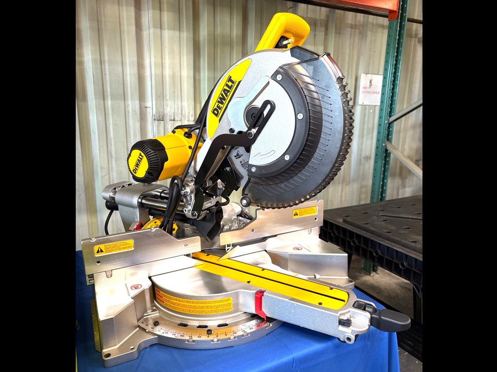DeWalt 12in Double Bevel Sliding Miter Saw, model DWS779