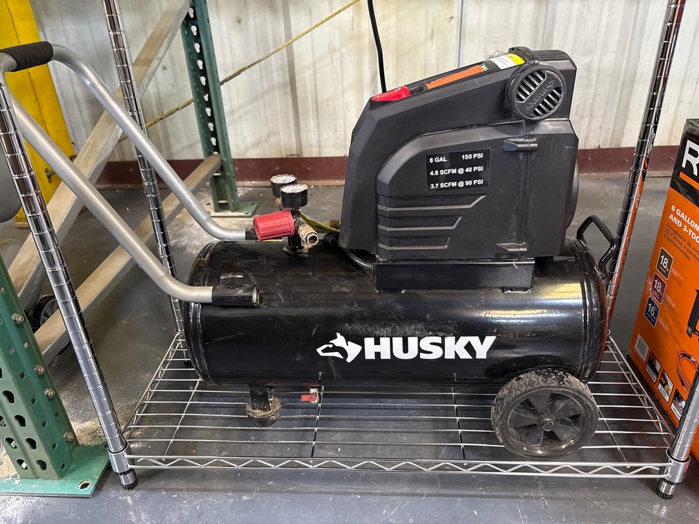 Husky 8 Gal 150psi Hot Dog Compressor