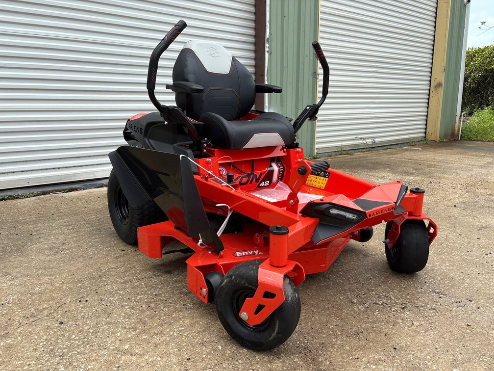 2025 Ariens IKon 42 Zero Turn Mower, 0.1Hrs, Kawasaki 21.5hp Gas Engine