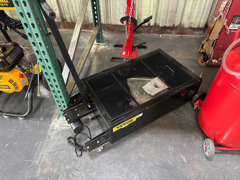 Unused Vevor 25 Gallon Low Profile Oil Drain Pan with Pump