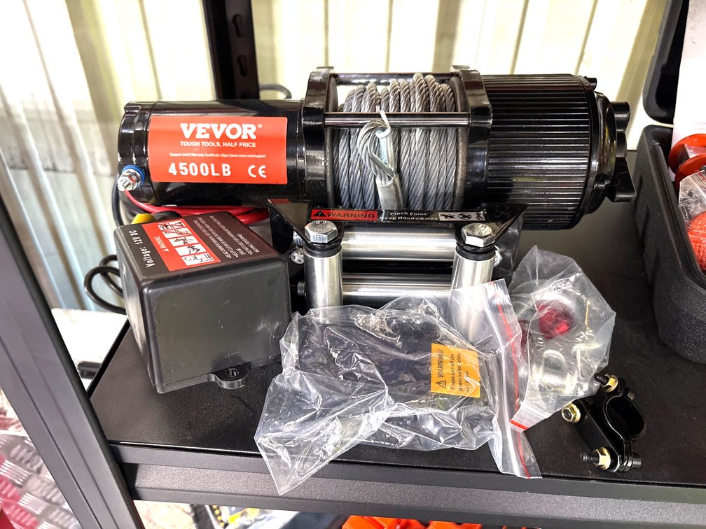 Unused Vevor 4500ln 12V Winch