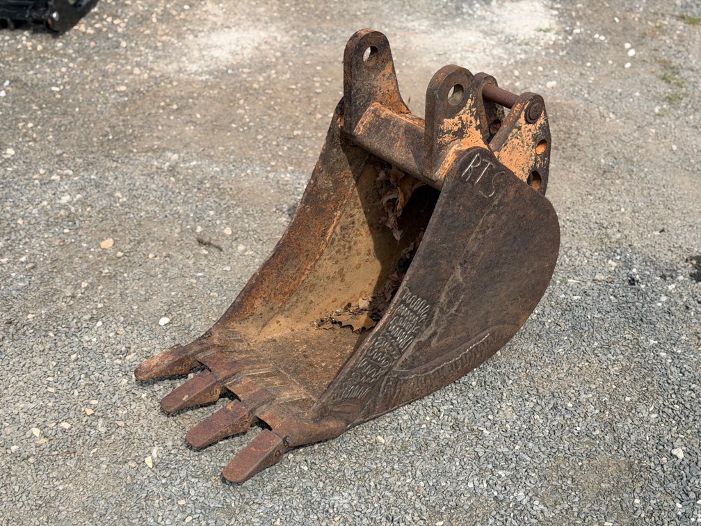 18 Inch Case Backhoe Bucket