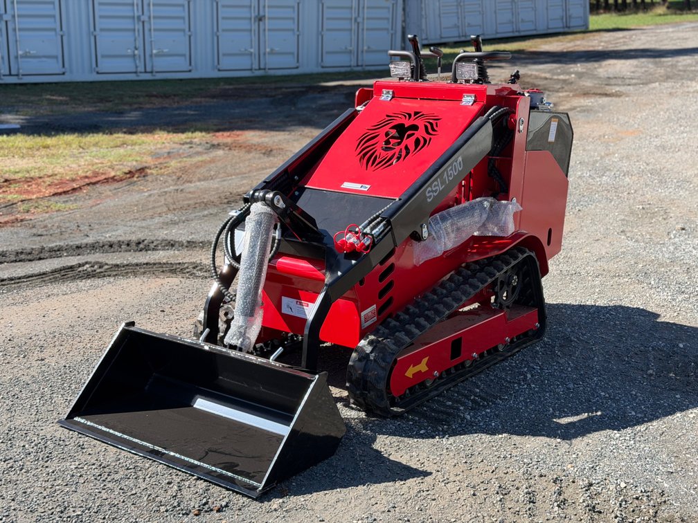 NEW SVL1000 Diesel Mini Skidsteer