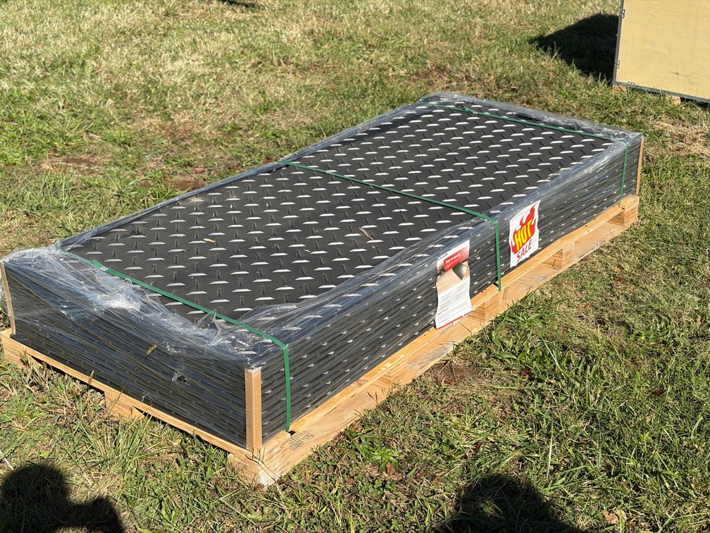 NEW 4FT X 8FT Rubber Track Mats