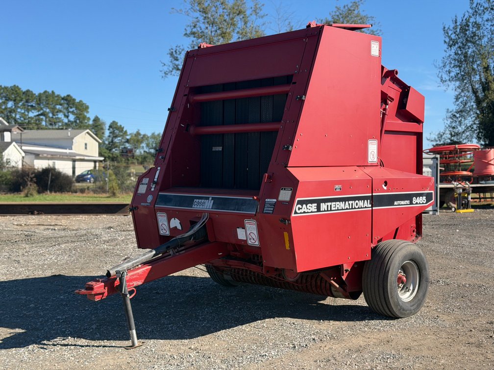 Case International 8465 Round Baler