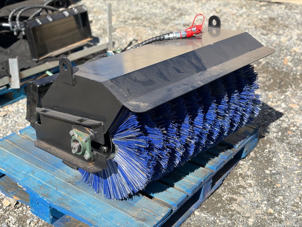NEW Mini Skidsteer Sweeper
