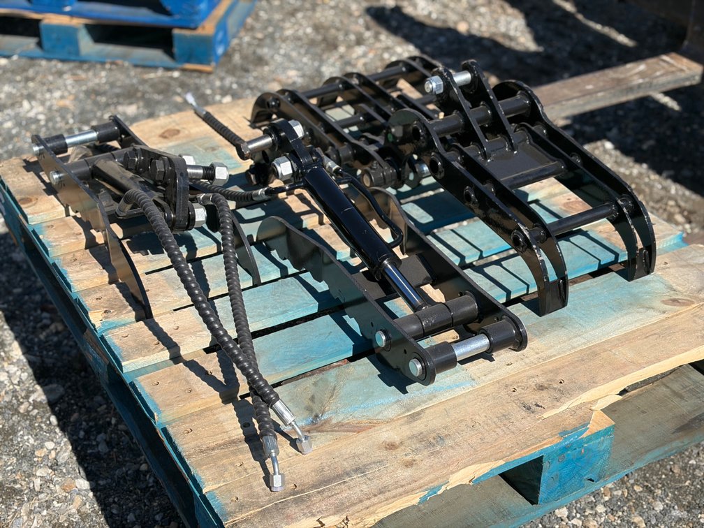 Mini Excavator Thumbs and Grapple