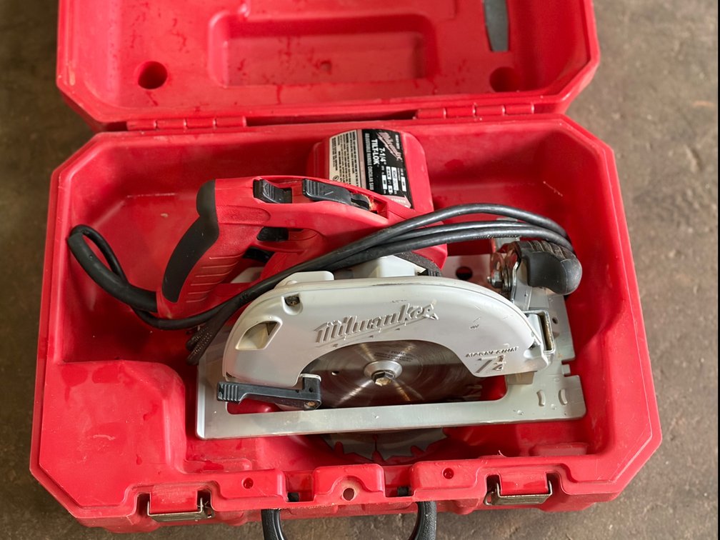 Milwaukee Skill Saw
