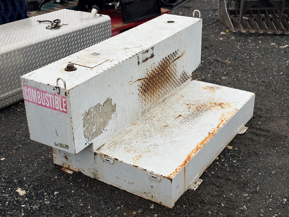 100 Gallon L Shaped Transfer Tank