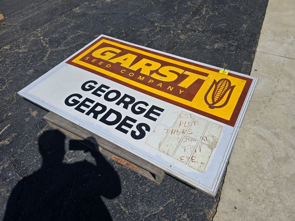 Garst Seed Sign