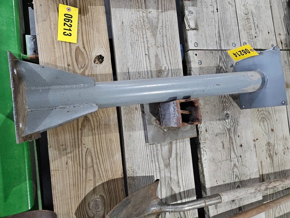 Metal Shop Stand