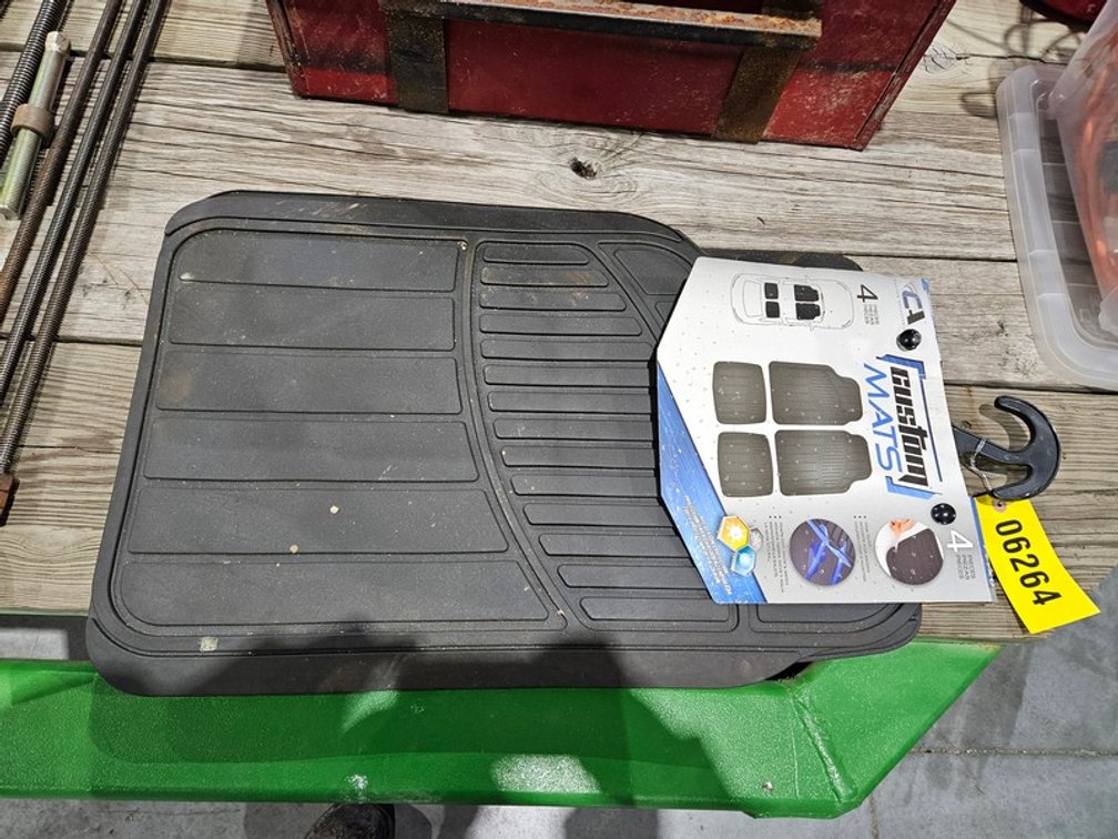 Custom Accessories 4pc Car Floor Mats