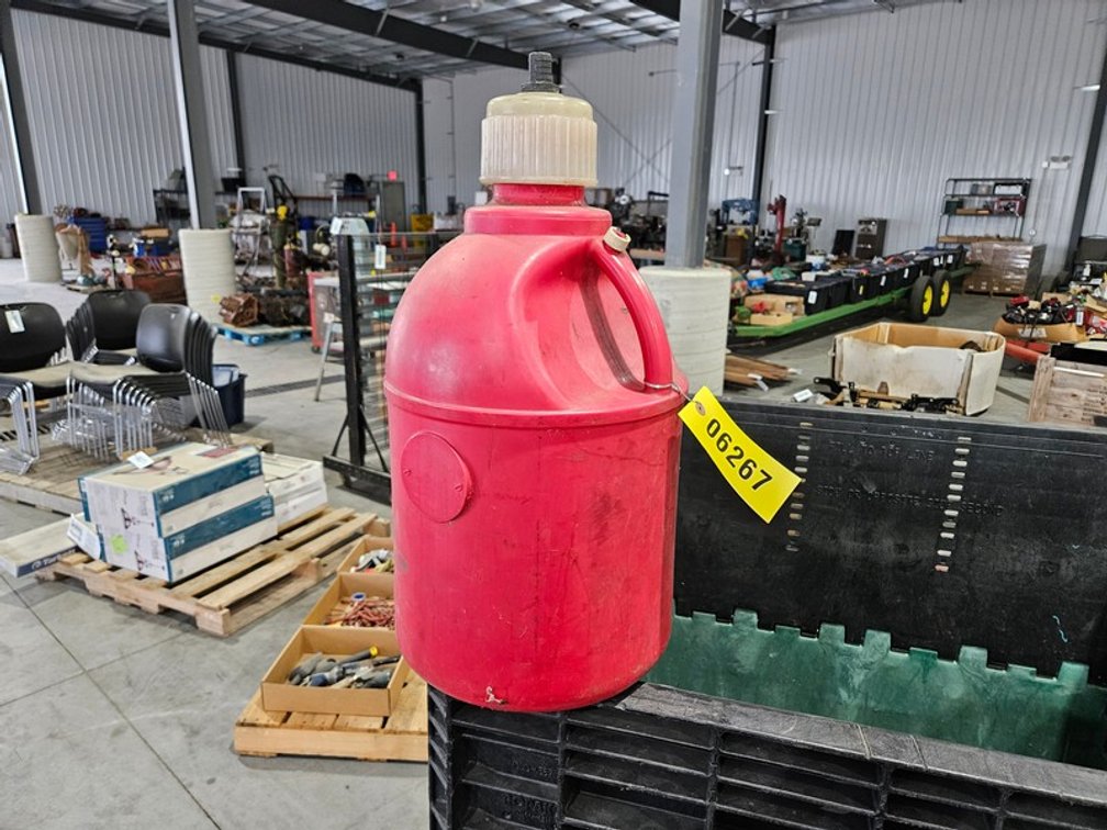 5 Gal Plastic Gas Can