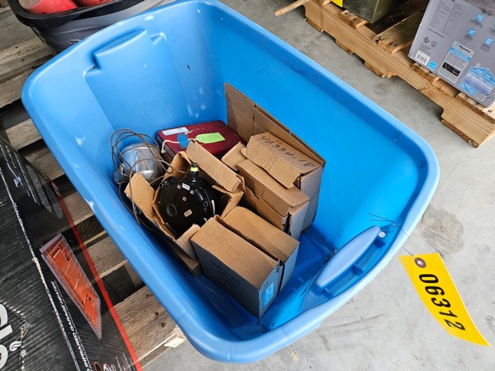 Box Of Assorted Pressure Guages