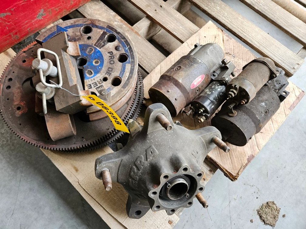 2 Starters, Hub, And Misc Auto Parts