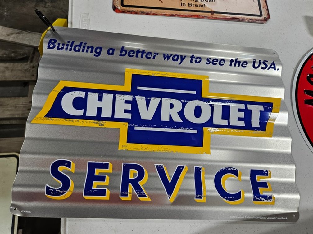 Chevorlet Service Sign