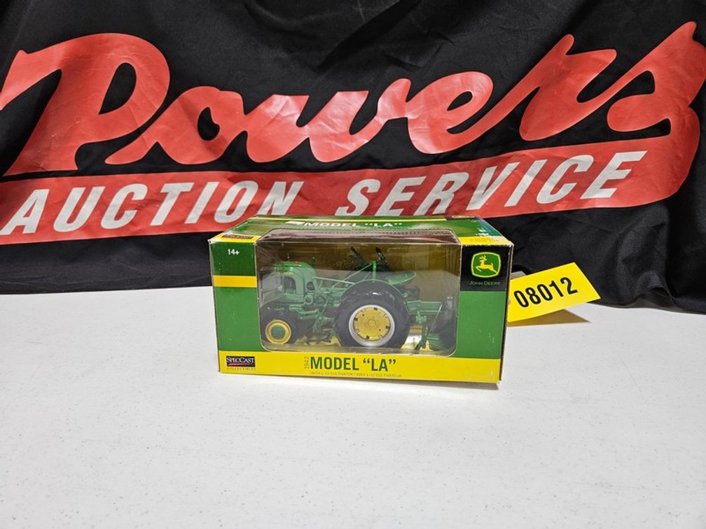 1942 John Deere Model LA Tractor With L-12 Cultiva