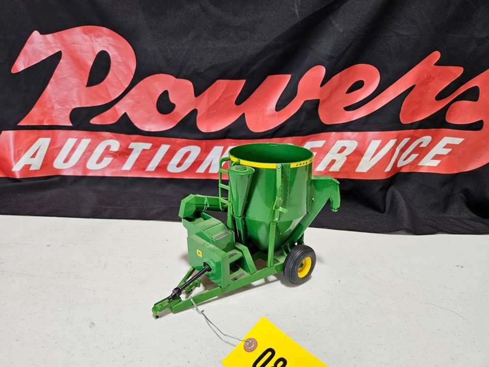 John Deere Grinder Mixer