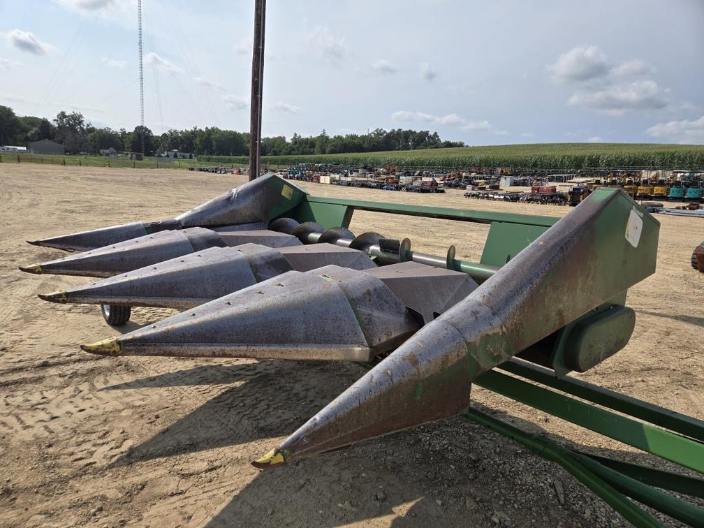 JOHN DEERE 444 4 ROW WIDE CORN HEAD