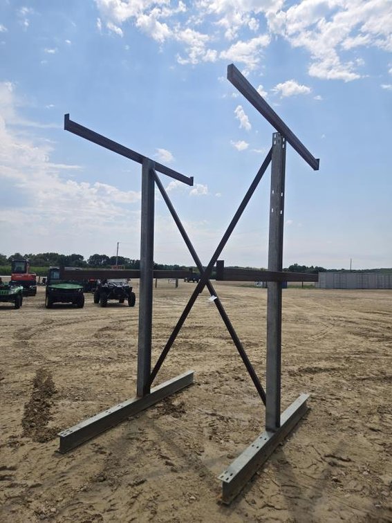 GATE RACK *BROKEN WELDS ON BOTTOM OF LEG.